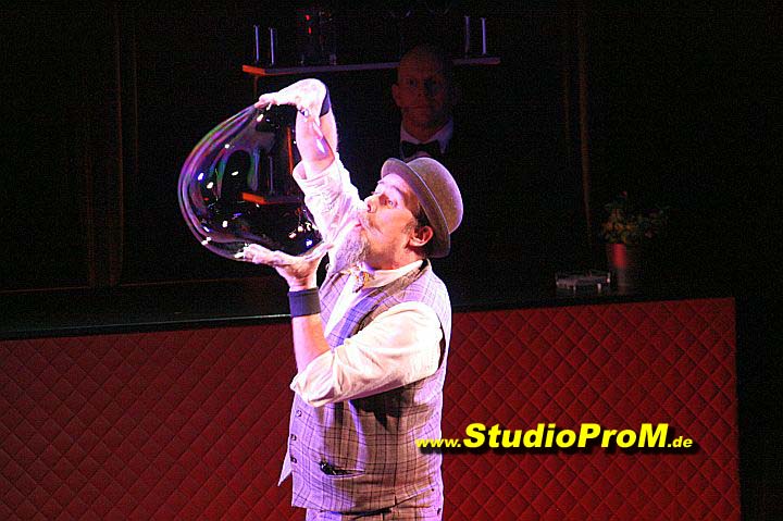 Das_Premierenforum_mit_Gaby_Ballmann&Hans-Joerg_Loh_auf_97,6MHz