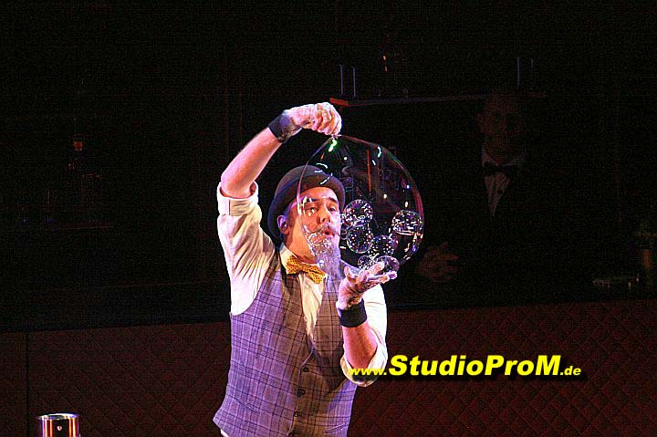 Das_Premierenforum_mit_Gaby_Ballmann&Hans-Joerg_Loh_auf_97,6MHz