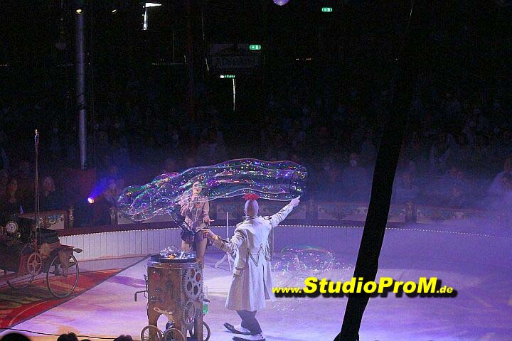 Das_Premierenforum_mit_Gaby_Ballmann&Hans-Joerg_Loh_auf_97,6MHz