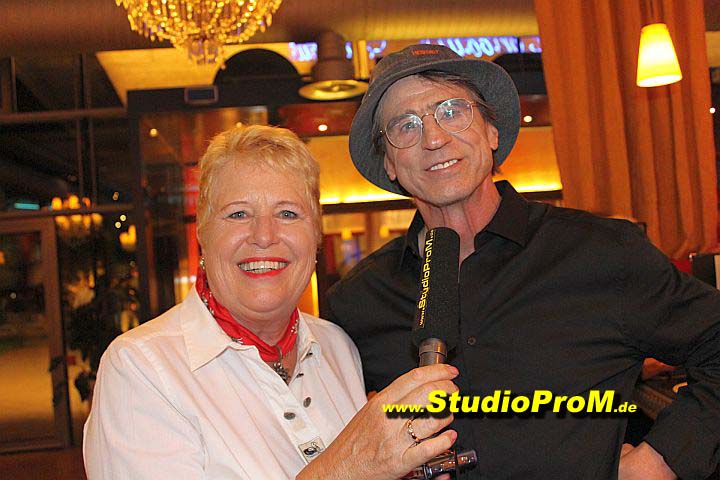 Das_Premierenforum_mit_Gaby_Ballmann&Hans-Joerg_Loh_auf_97,6MHz