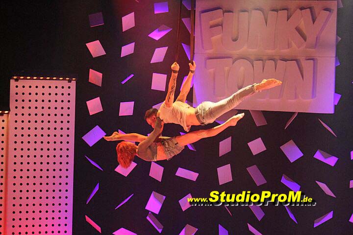 Das_Premierenforum_mit_Gaby_Ballmann_&_Hans-Joerg_Loh_auf_97,6MHz